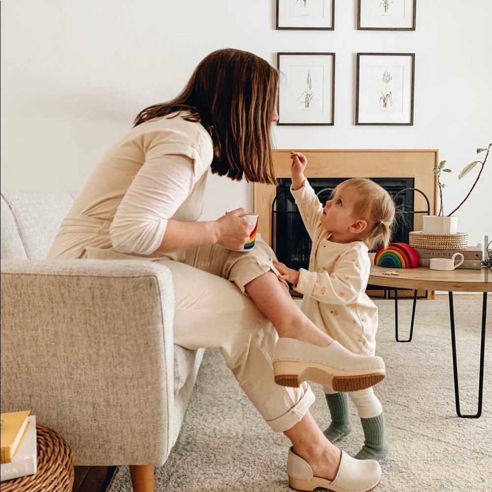 Sandgrens Brett Clogs - Dexter Tan - image 6